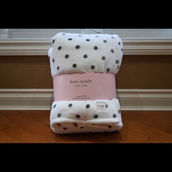 Blanket - Picture 1 of 1